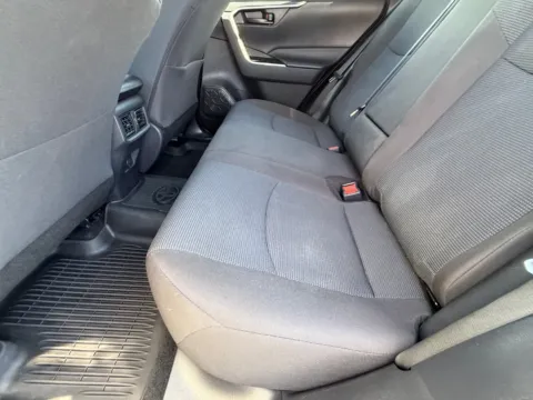 More photos of 2022 Toyota RAV4 LE at Farris Ford - Morristown, TN