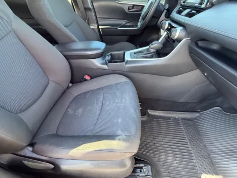More photos of 2022 Toyota RAV4 LE at Farris Ford - Morristown, TN