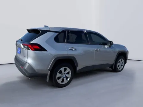 More photos of 2022 Toyota RAV4 LE at Farris Ford - Morristown, TN