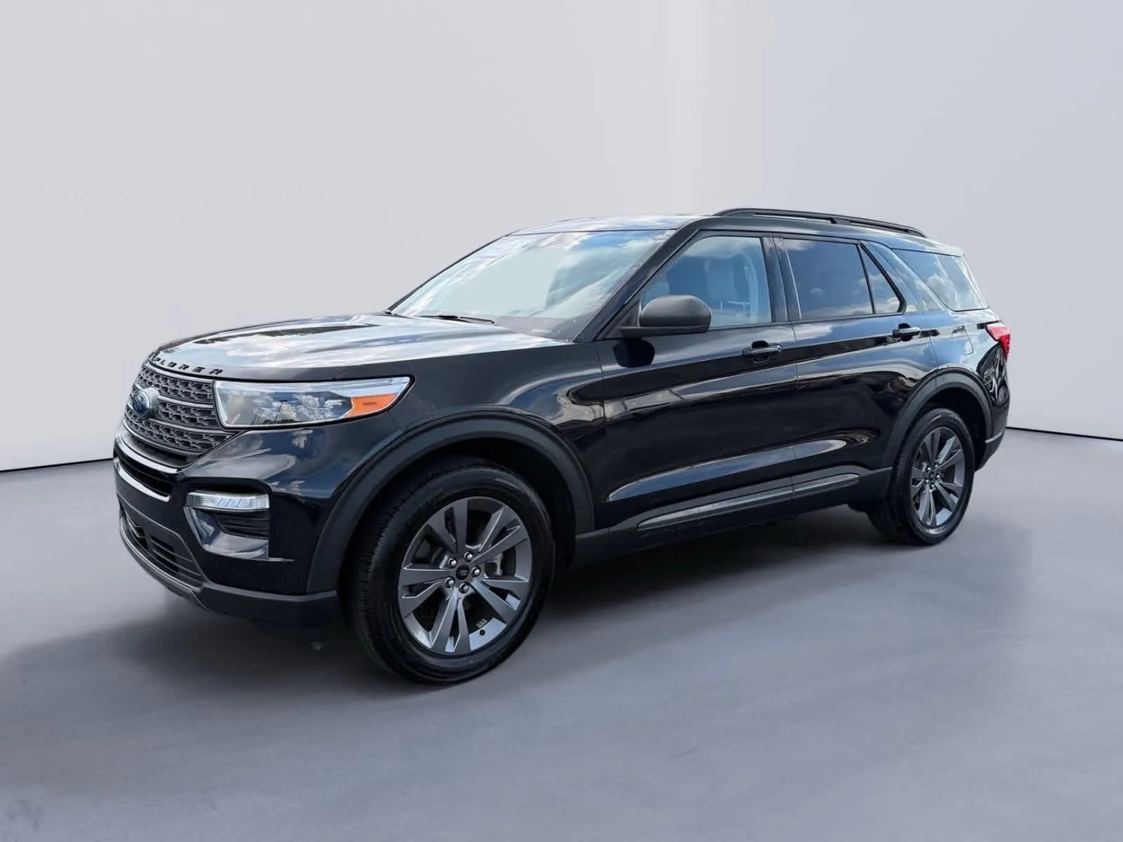 Black 2021 Ford Explorer XLT for sale in Morristown, TN