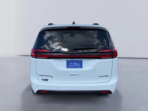 More photos of 2025 Chrysler Pacifica Limited at Farris Ford - Morristown, TN