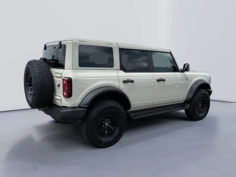 More photos of 2026 Ford Bronco Outer Banks at Farris Ford - Morristown, TN