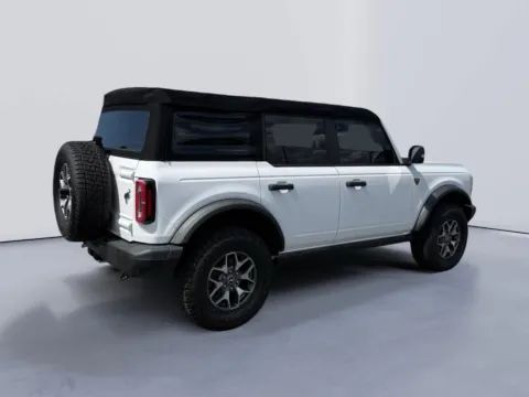 More photos of 2023 Ford Bronco Badlands at Farris Ford - Morristown, TN