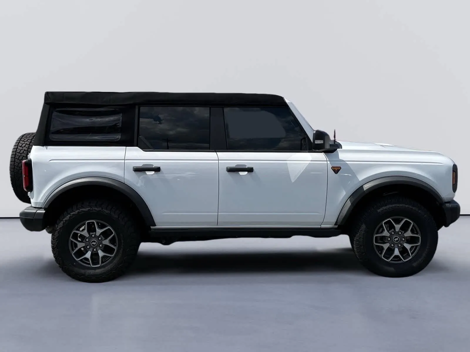 2023 Ford Bronco 4-Door Badlands - Photo 6