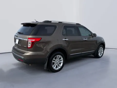 More photos of 2015 Ford Explorer XLT at Farris Ford - Morristown, TN
