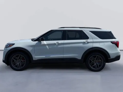 Photos of 2027 Ford Explorer ST for sale in Morristown, TN at Farris Ford - Morristown