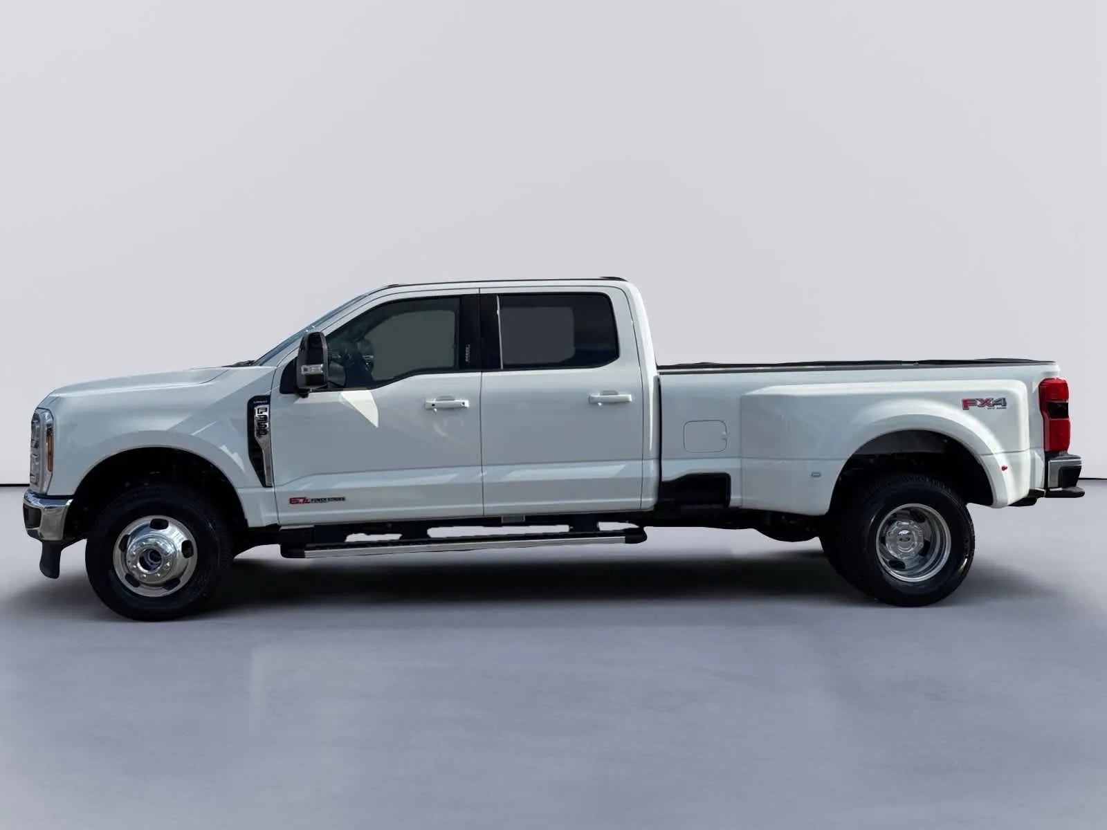 2027 Ford Super Duty F-350 DRW Pickup LARIAT