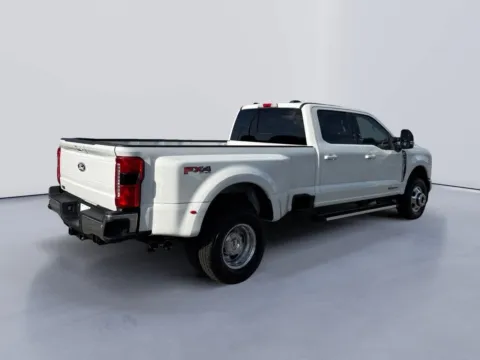 More photos of 2027 Ford Super Duty F-350 DRW Pickup LARIAT at Farris Ford - Morristown, TN