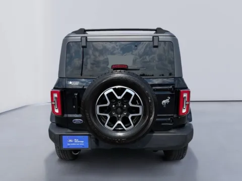 More photos of 2021 Ford Bronco Outer Banks at Farris Ford - Morristown, TN