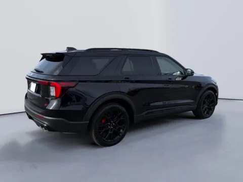 More photos of 2027 Ford Explorer ST at Farris Ford - Morristown, TN