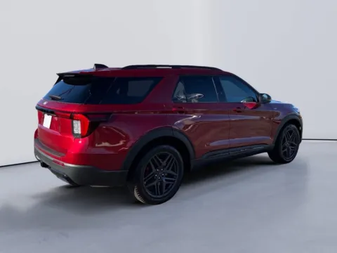 More photos of 2027 Ford Explorer ST-Line at Farris Ford - Morristown, TN