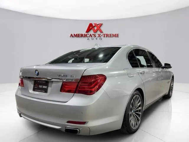 BMW 7 Series photo 8