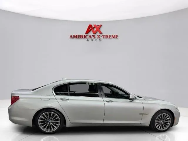 BMW 7 Series photo 9