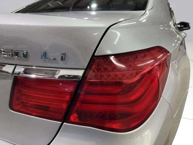 BMW 7 Series photo 15