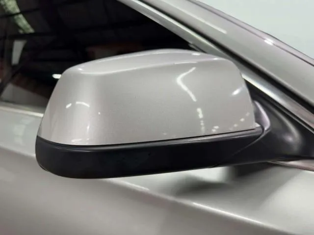 BMW 7 Series photo 16