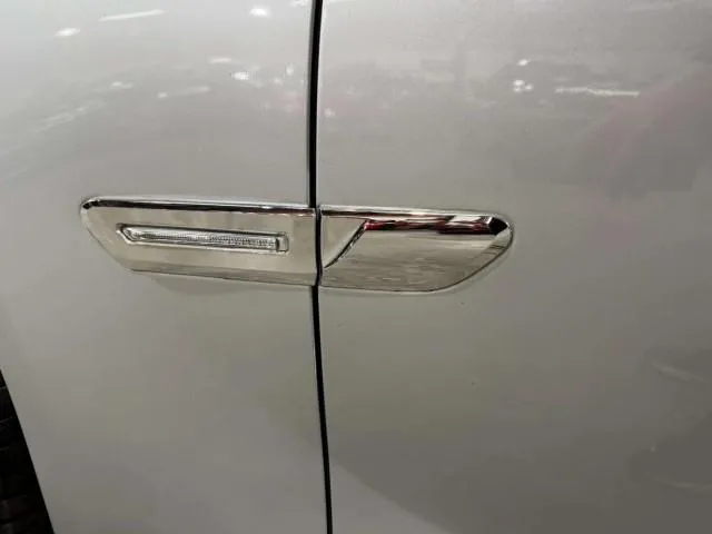 BMW 7 Series photo 19