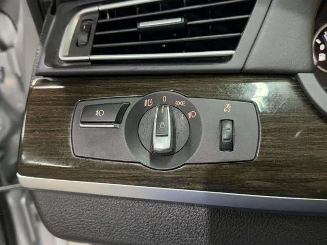 BMW 7 Series photo 32