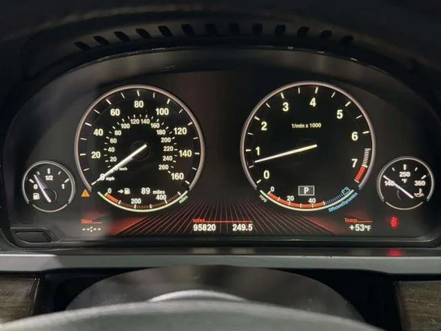 BMW 7 Series photo 35