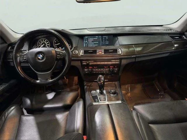 BMW 7 Series photo 42