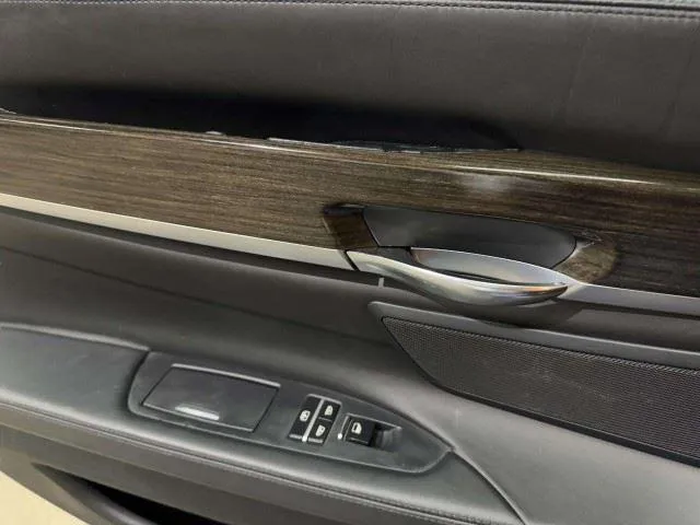 BMW 7 Series photo 44