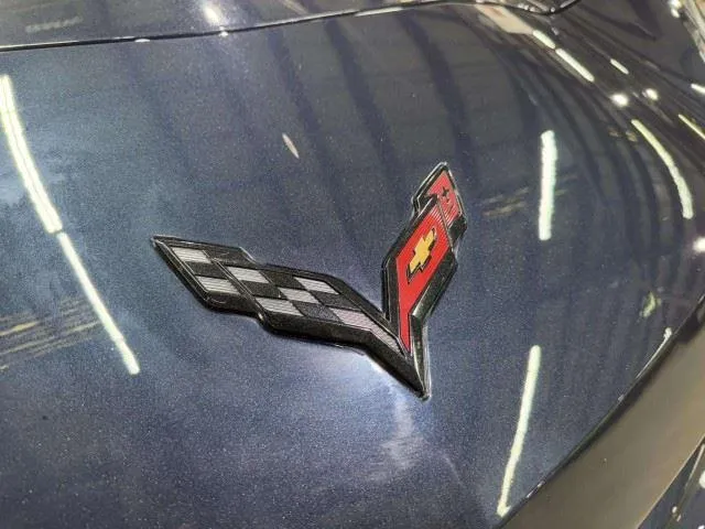 Chevrolet Corvette photo 18
