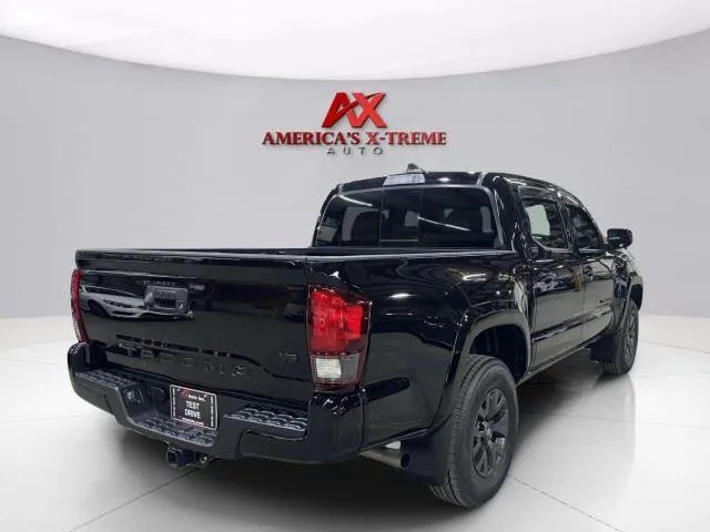 Toyota Tacoma photo 8
