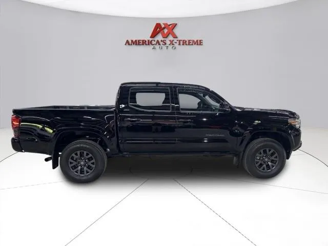 Toyota Tacoma photo 9