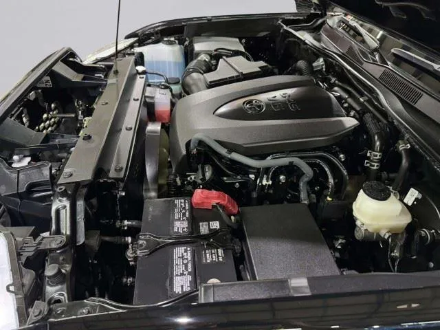 Toyota Tacoma photo 12