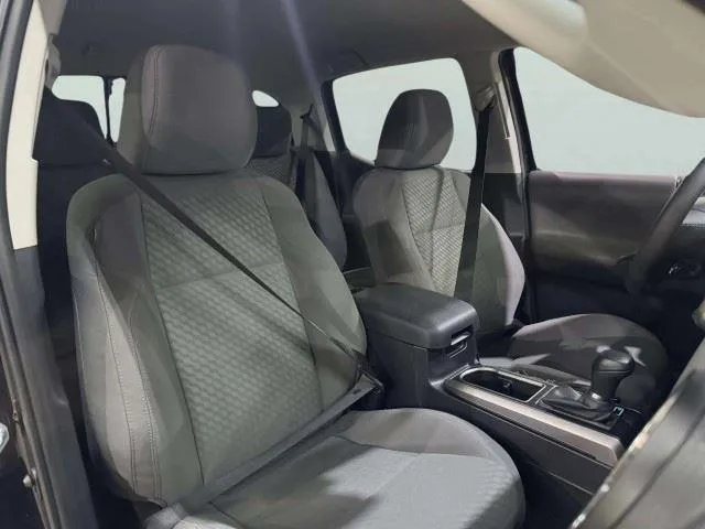 Toyota Tacoma photo 14