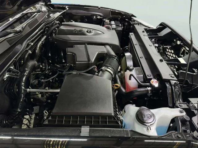 Toyota Tacoma photo 16
