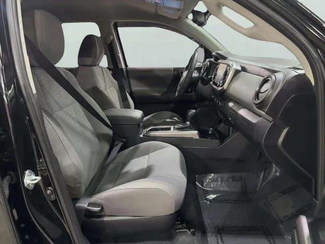 Toyota Tacoma photo 22