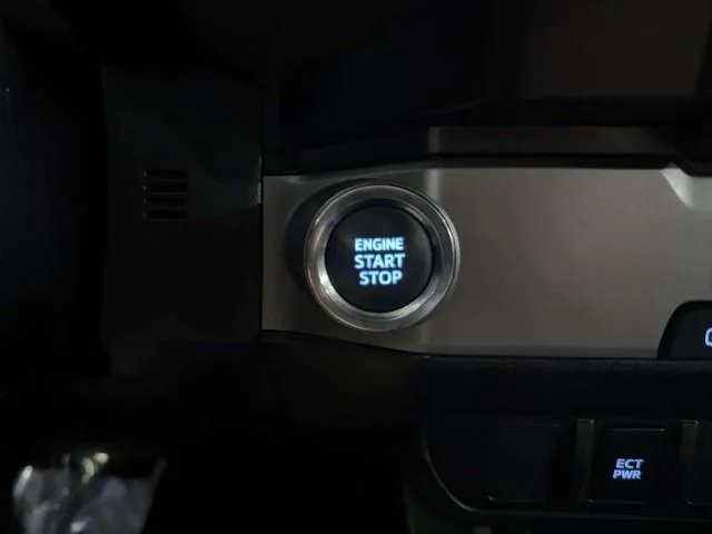 Toyota Tacoma photo 32