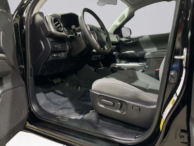 Toyota Tacoma photo 49