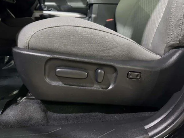 Toyota Tacoma photo 50