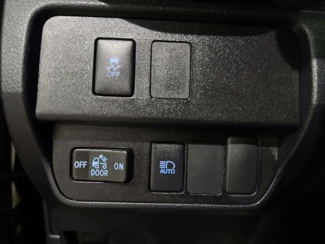 Toyota Tacoma photo 51