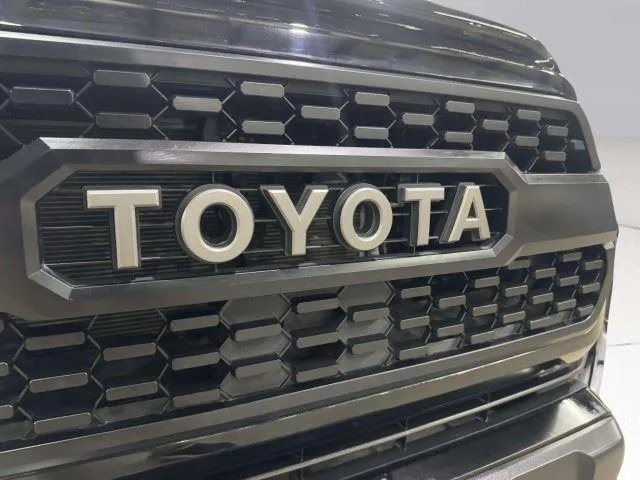 Toyota Tacoma photo 56