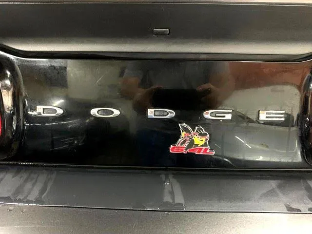 Dodge Challenger photo 12