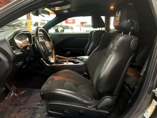 Dodge Challenger photo 14