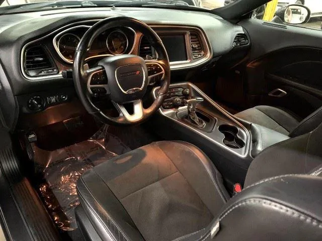 Dodge Challenger photo 16