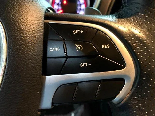 Dodge Challenger photo 21
