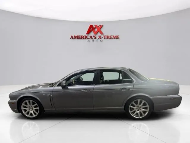Jaguar XJ photo 4