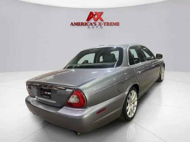 Jaguar XJ photo 7