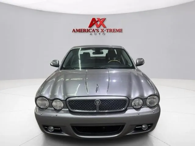 Jaguar XJ photo 10