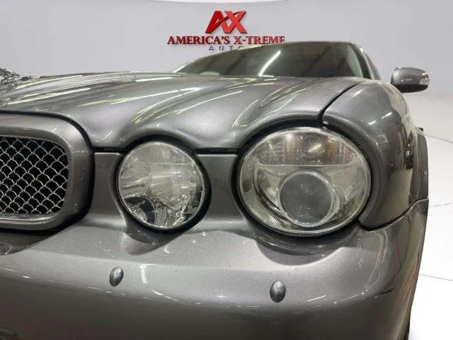 Jaguar XJ photo 11
