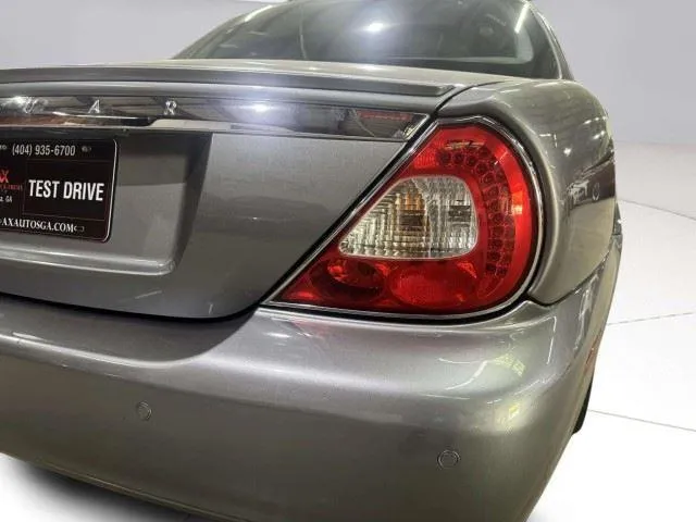 Jaguar XJ photo 13