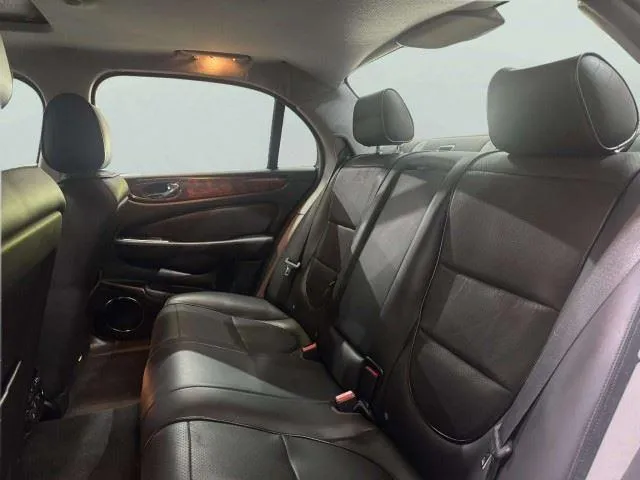 Jaguar XJ photo 29