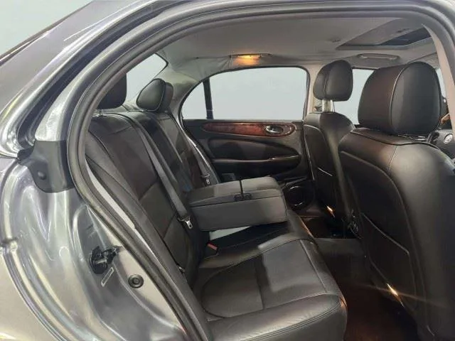 Jaguar XJ photo 37