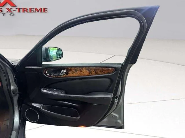 Jaguar XJ photo 39