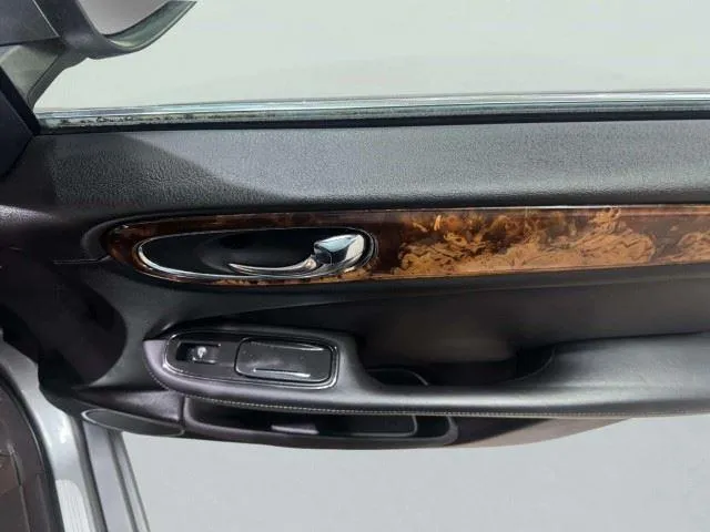 Jaguar XJ photo 40