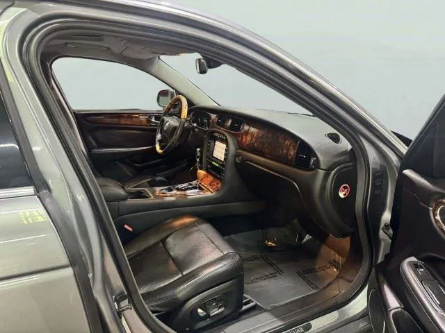 Jaguar XJ photo 41